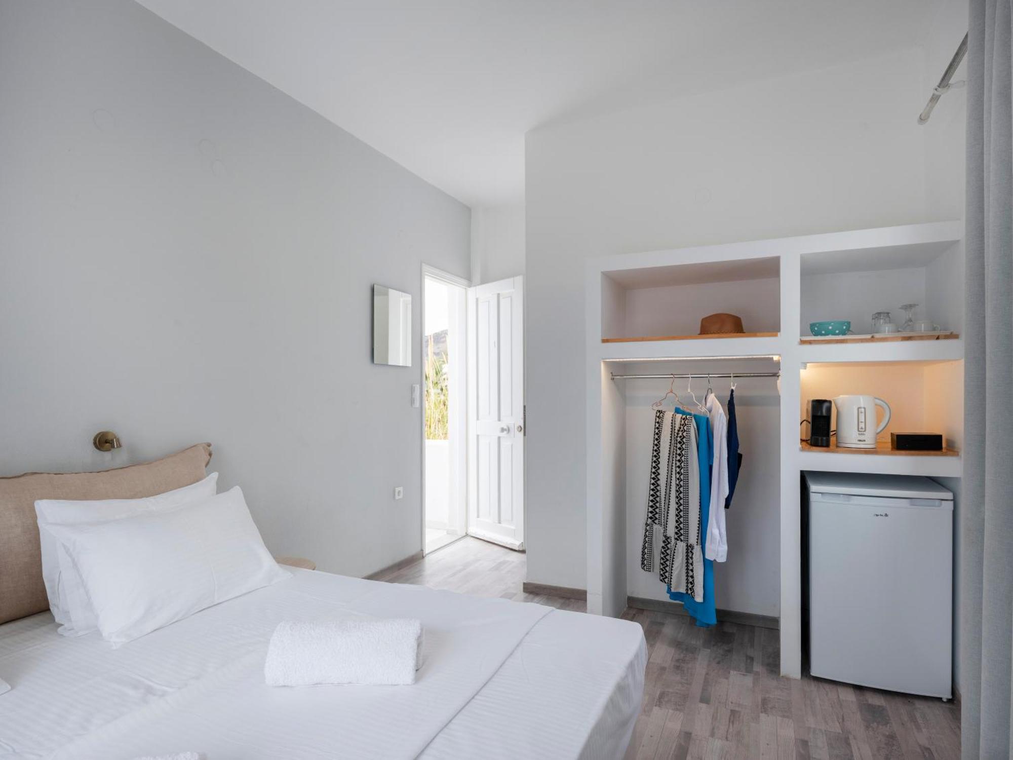 Grozos Rooms Парос Экстерьер фото